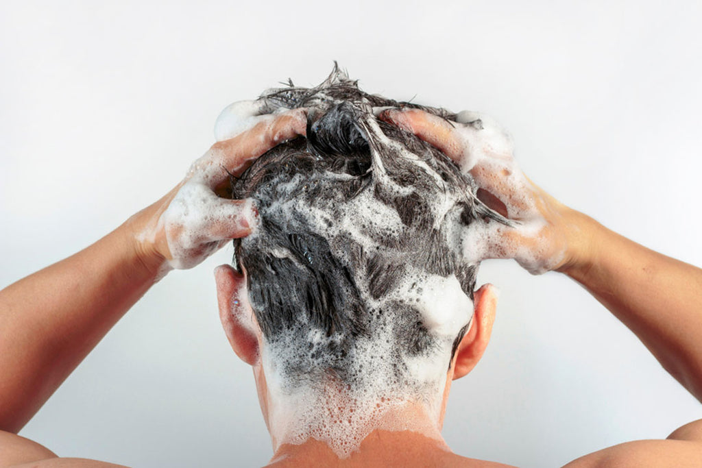 Meilleurs shampoings pour hommes selon le type de cheveux : le guide ultime pour chaque besoin