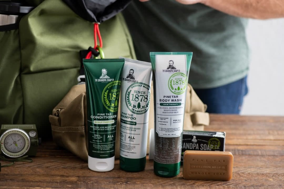 Pine Tar Conditioner Scalp Therapy soothes and moisturizes - For dry scalp and hair (235ml/8.0oz)