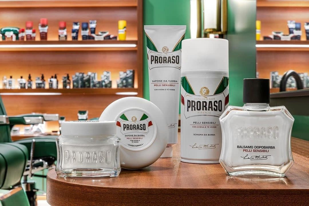 Anti-irritation Shaving Foam with Green Tea and Oatmeal - For sensitive skin