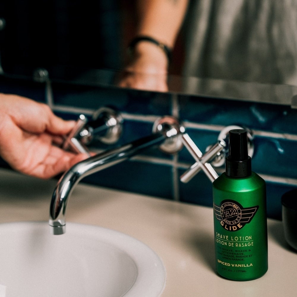 Lotion de rasage,  avant rasage, rasage et après rasage "Spiced Vanilla Glide"