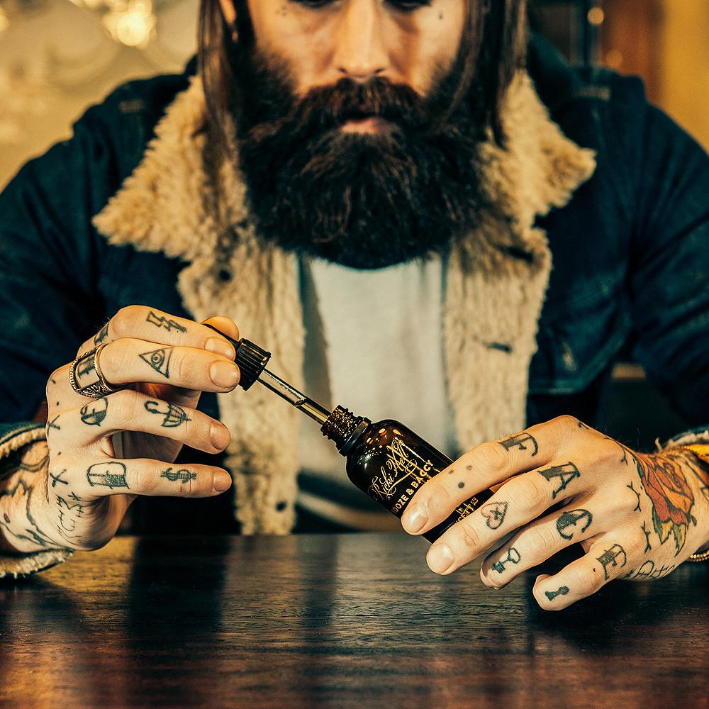 Huile à barbe Booze & Baccy par Ricki Hall's (50ml/1.7oz)