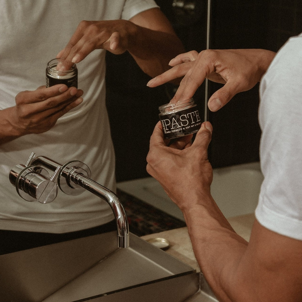 Pâte coiffante "Sweet Tobacco Hair Paste" - Tenue légère, brillance moyenne (56.7g/2.0oz)