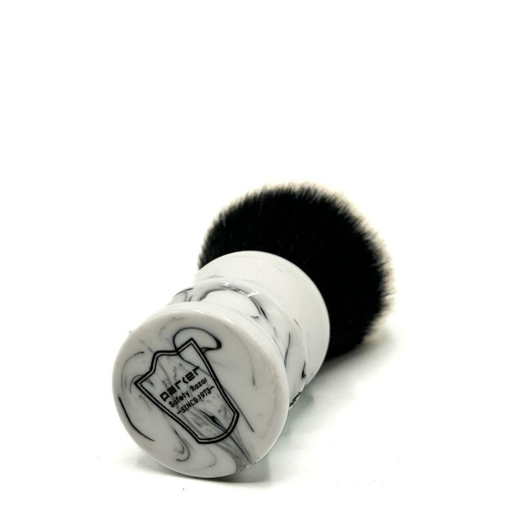 Blaireau avec poils synthétiques premium Tuxedo Knot et manche en résine marbrée blanc et noir - Large (26mm/1.02") - WBSY